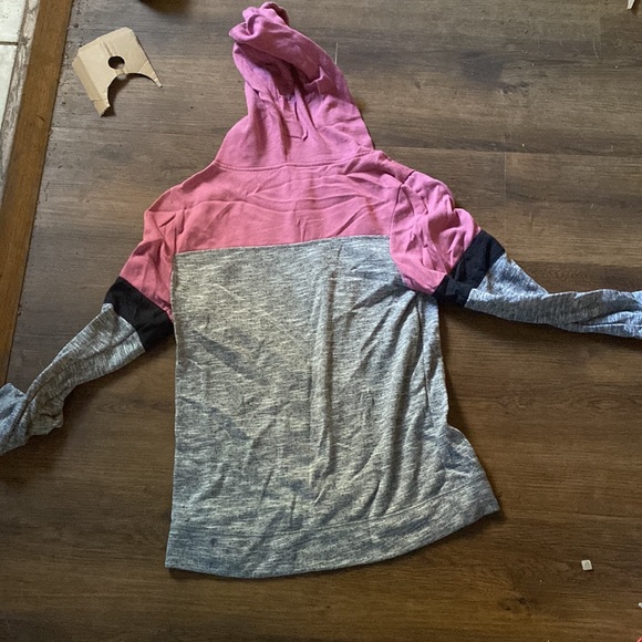 sweater - Picture 2 of 2